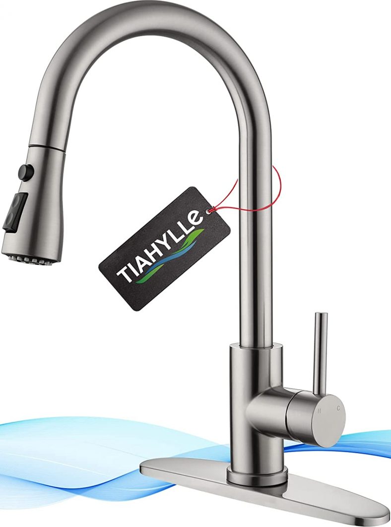 Kitchen Faucet with Pull Down Sprayer Multitask $21.5 ($43)