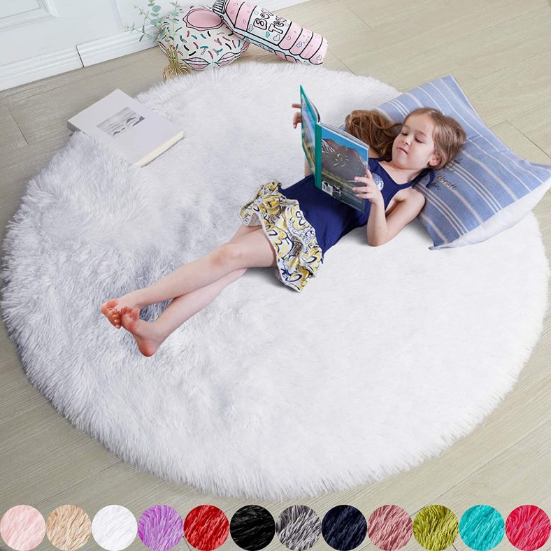 4′ x 4′ Fluffy Shag Rug $20