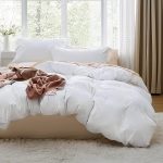 Bedsure White Duvet Cover Queen Size – Soft Prewashed Queen Duvet Cover Set, 3 Pieces, 1 Duvet Cover 90×90 Inches with Zipper Closure and 2 Pillow Shams, Comforter Not Included